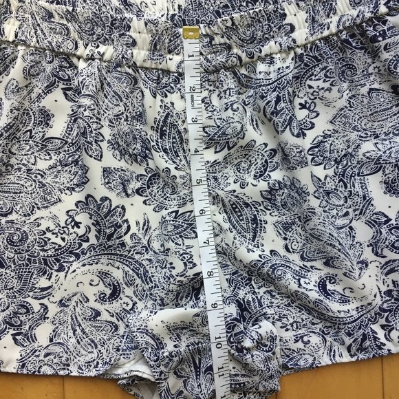 Dynamite Shorts - Picture 10 of 11